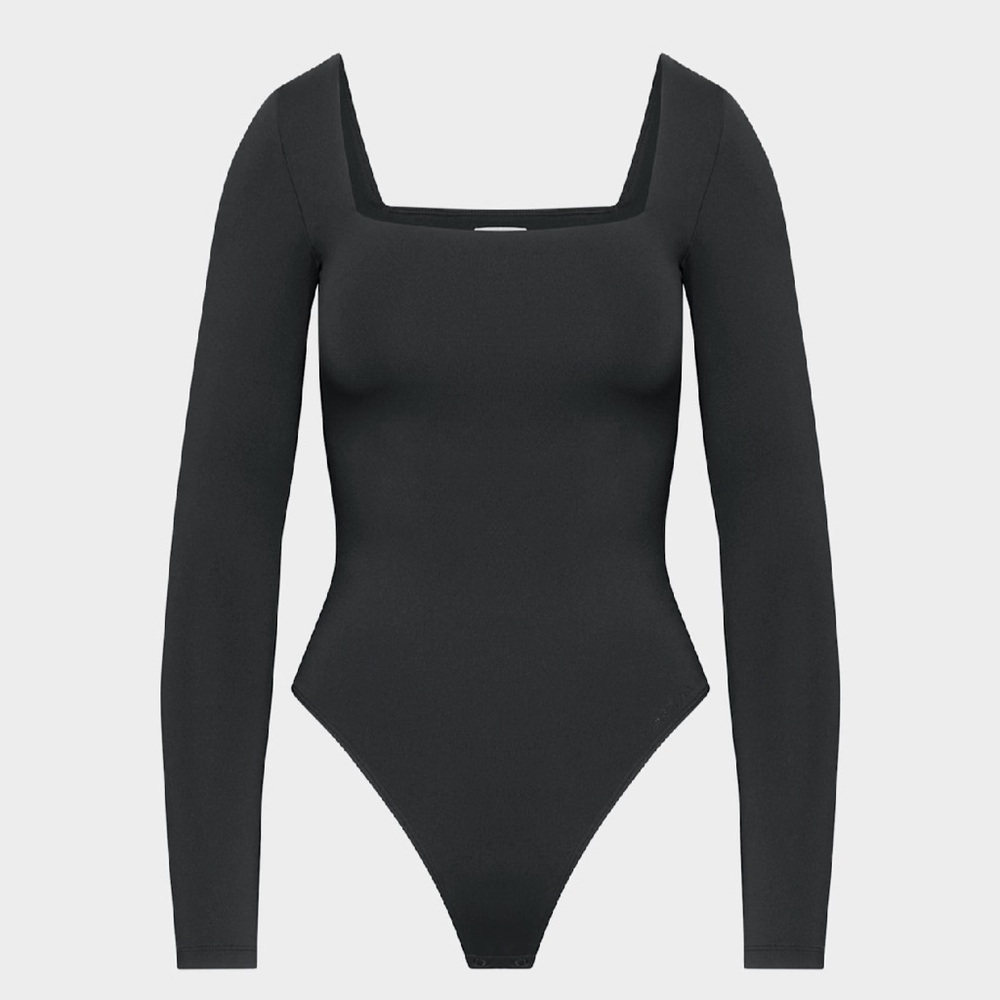 NEW ARITZIA BABATON Contour Squareneck Long-Sleeve Bodysuit in Black